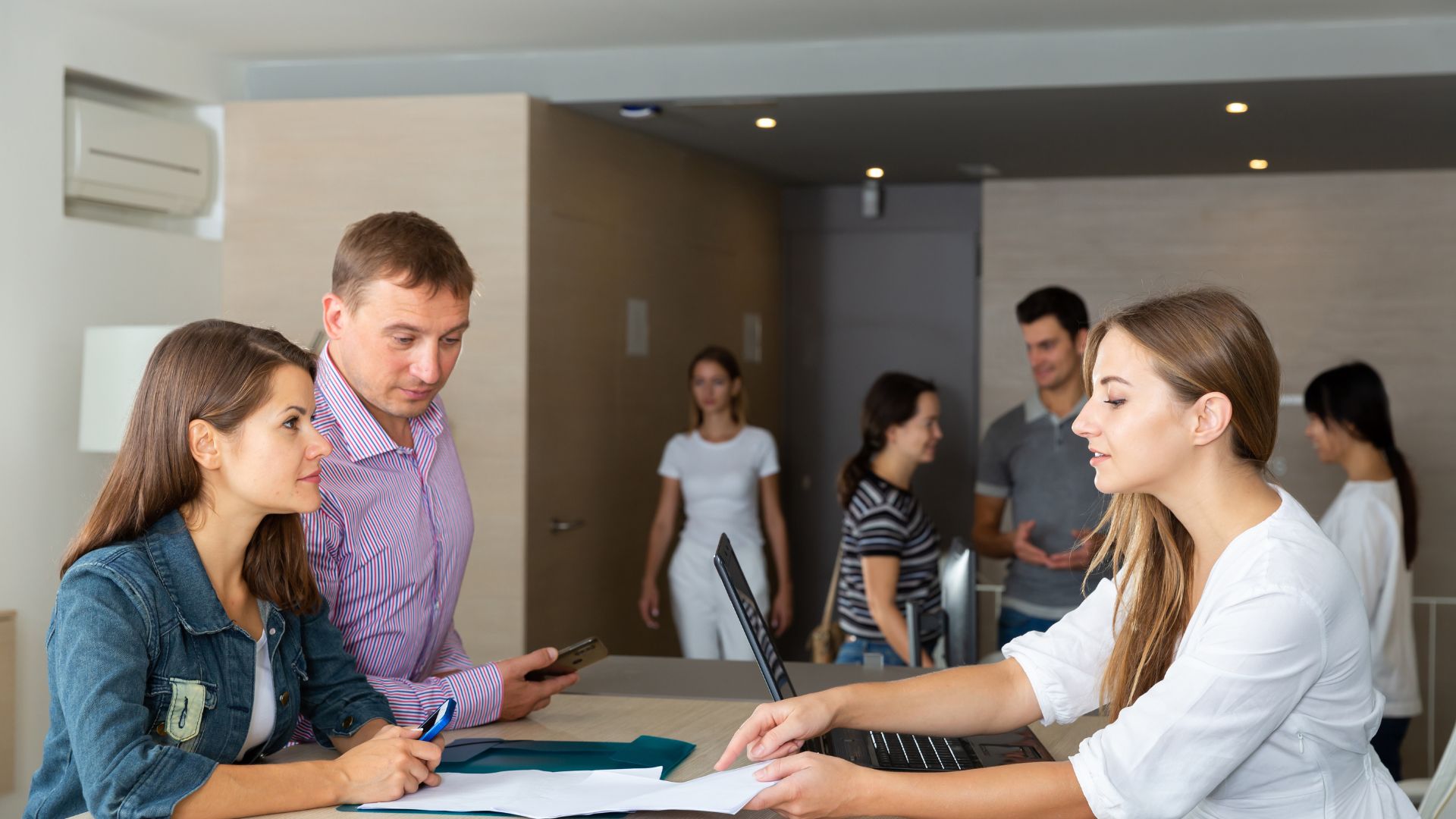 12 Benefits of Hiring a Digital Marketing Agency